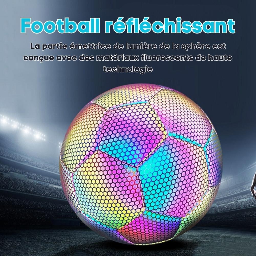 GlowKick Soccer. L'excitation du football prend une nouvelle dimension avec des matchs illuminés.